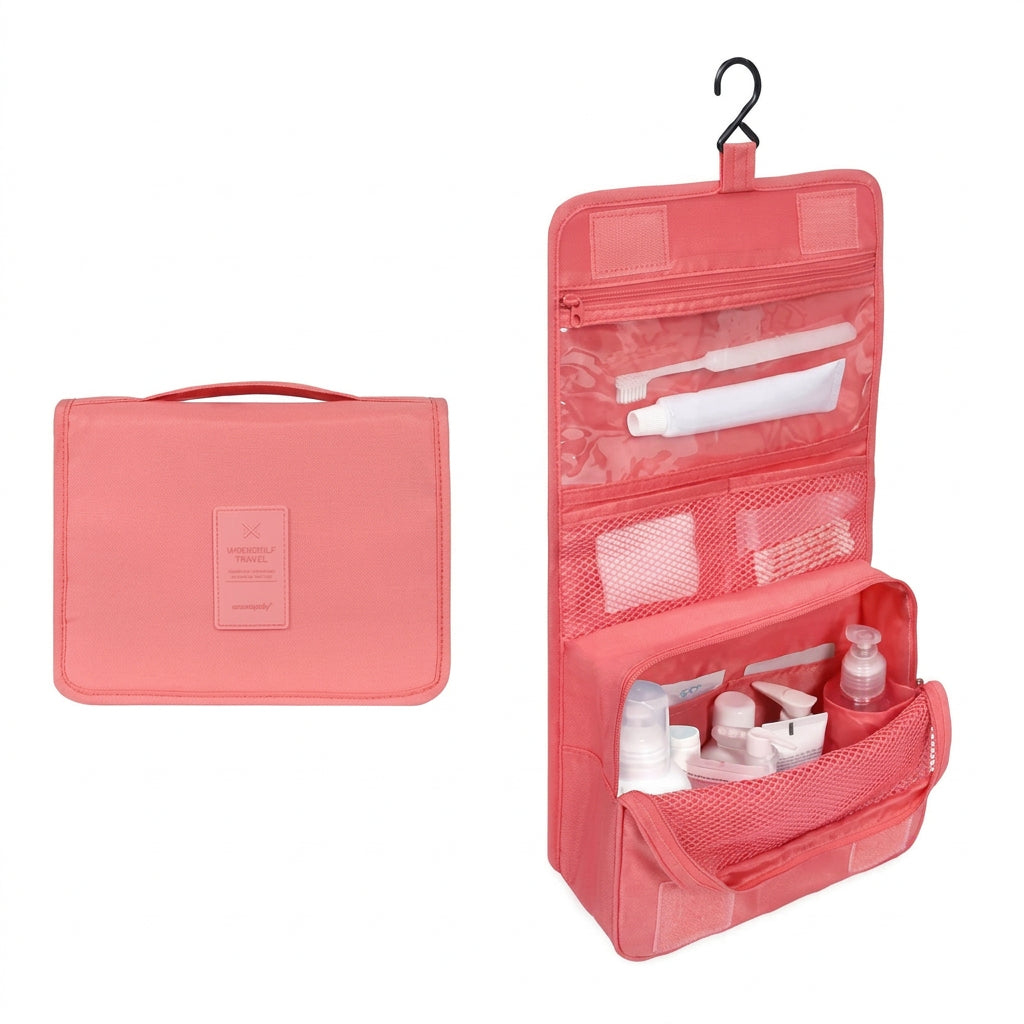 Rosa necessär, stängd och uppfälld med hygienartiklar