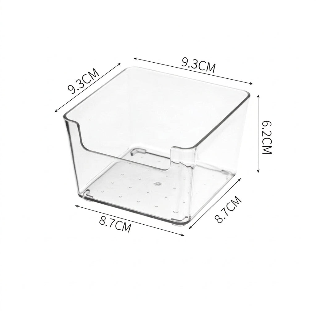 Liten genomskinlig förvaringslåda med mått 9,3 × 9,3 × 6,2 cm