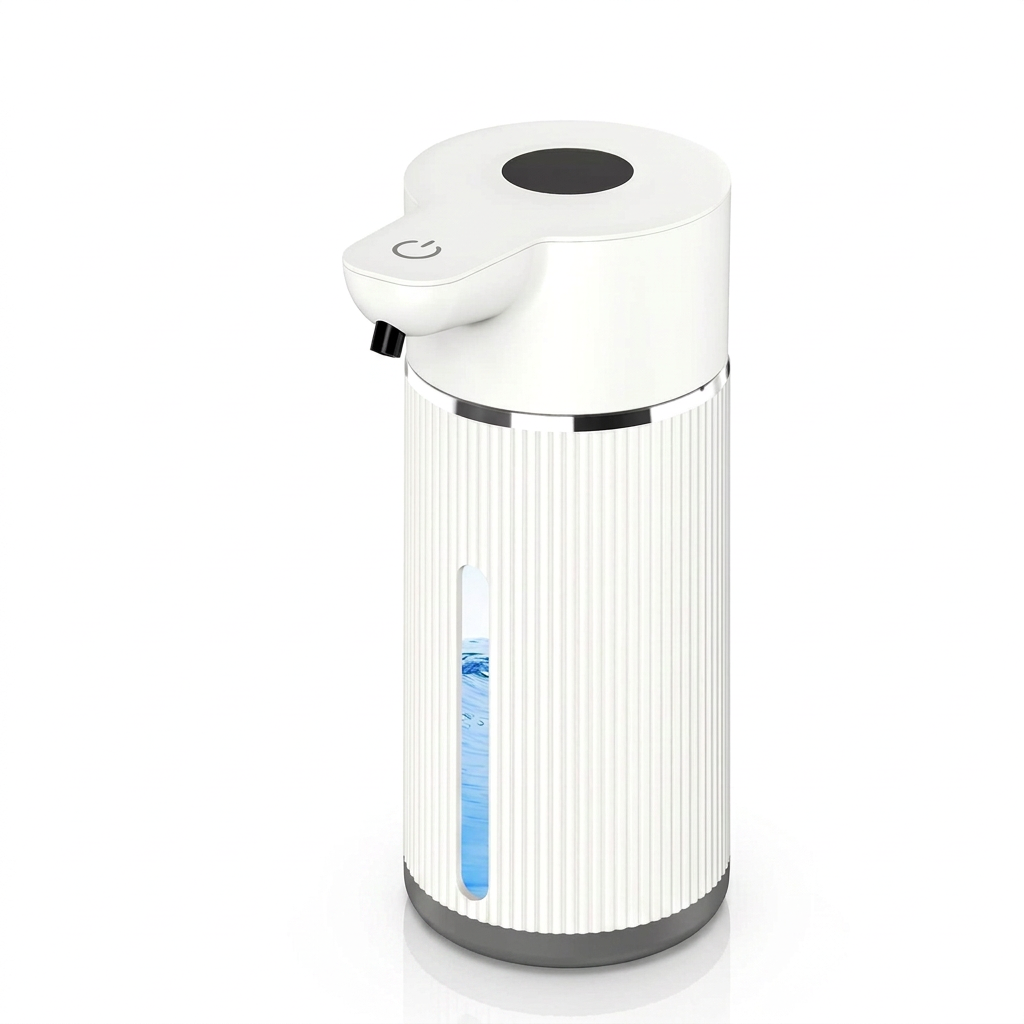 Vit automatisk tvåldispenser med sensor på vit bakgrund